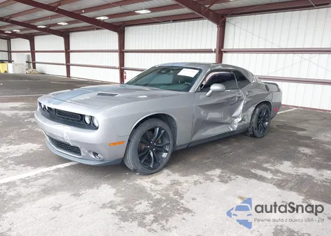 2016 Dodge Challenger Sxt z USA, uszkodzony, nr VIN 2C3CDZAG0GH256179